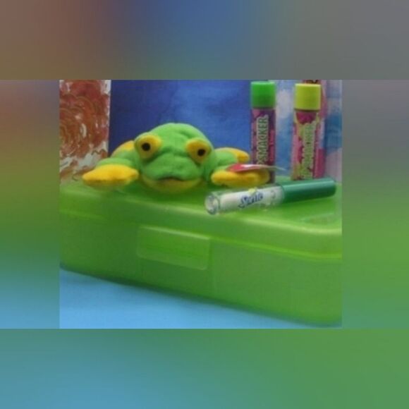 🔥Disney Princess Tiana Gift Set doll Lipsmacker frog princess NWOT - Picture 10 of 11